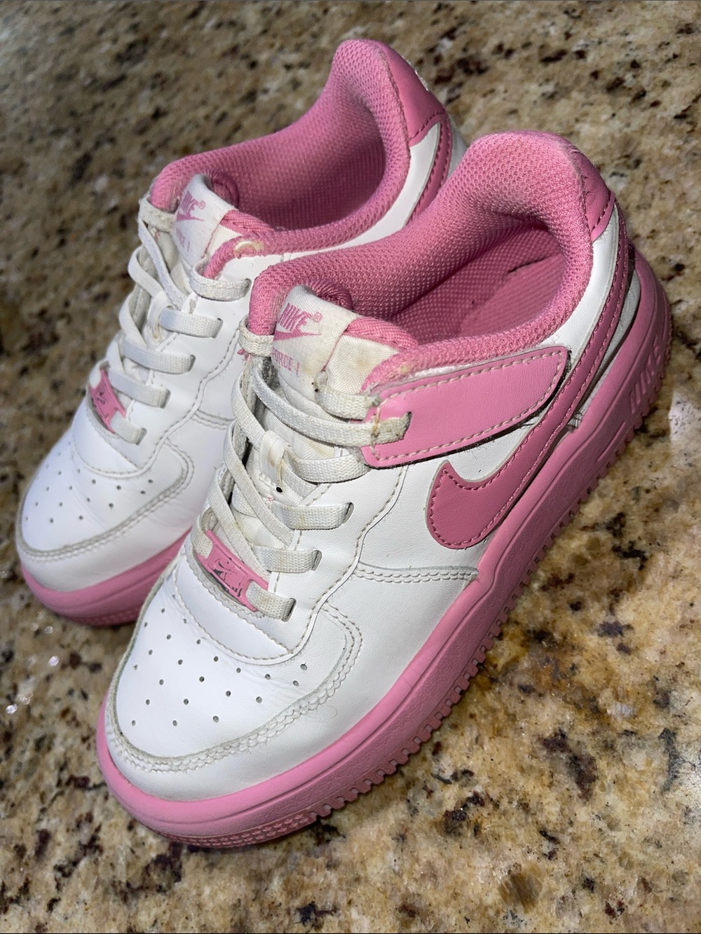 Nike Air Force 1 White and Pink Low-Top Sneakers - Picture 3 of 9